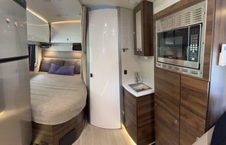 Cozy up with a View - Sprinter V6 Diesel