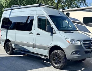 Thor Motor Coach Sanctuary 19P