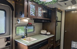 The Cozy Cottage, Safe & Easy Towable Trailer