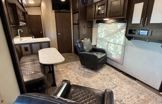 2019 Cruiser Stryker ST-2916 w/paddle boards!