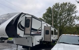 2017 Heartland Sundance 3700RLB