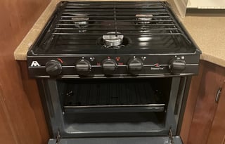 2016 Thor Motor Coach Chateau 31E Bunkhouse