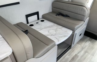 ZWS Luxury Rentals Brand New 2026 Thor Geneva 28VT