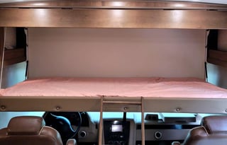 "Right Size" Class A. Sleeps 7 & Easy to Drive