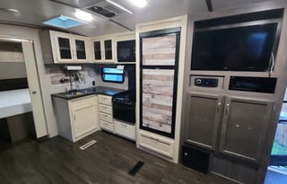 2019 Winnebago "Minnie's Big Blue Adventures"!