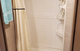 LOLLY & POPS GETAWAY