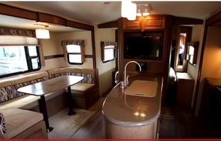 Spacious 26 footer with 2 slides...easy to haul!