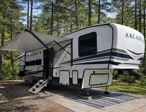 Keystone RV Arcadia 3370BH