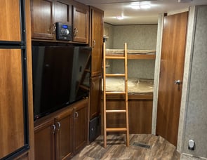 Prime Time RV Avenger ATI 27DBS