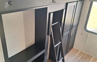 "Ellie Mae" Bunk Room/ Full Outside Kitchen