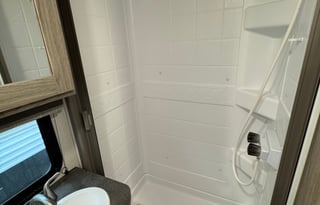 Delivery Only** Room for the entire family!!