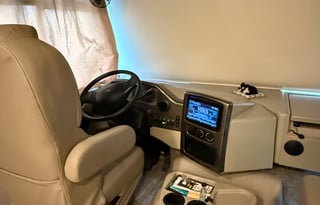 Sunshine Cruiser – All Inclusive Resort on Wheels