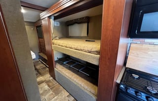 2016 Thor Motor Coach Chateau 31E Bunkhouse