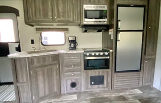 2020 Fully equipped, camping supplies