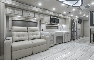2023 Fleetwood RV Discovery 38W