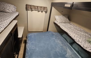 Escape –Spacious and Pet-Friendly Adventure Awaits