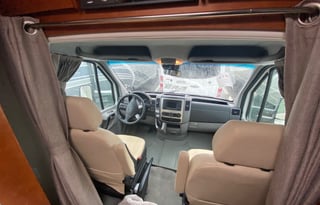 2017 Leisure Travel Unity U24MB