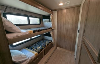 Family Getaway Ready – 2018 Jayco Greyhawk for 8