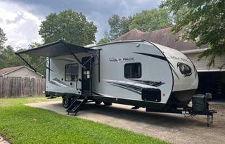 Adventure Ready Family Toyhauler (DELIVERY ONLY)