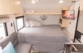 Easy SUV Towable Sleeps 4 Bunkhouse Has Everything