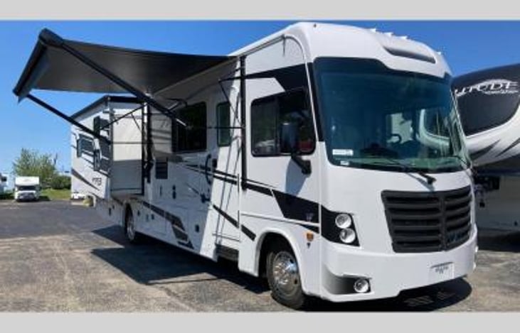 passenger front with awing out