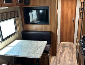 Prime Time RV Avenger 26BH
