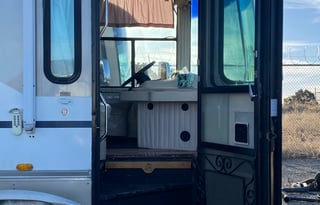 2001 Gulf Stream RV Independence 8704