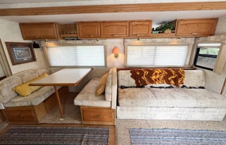 35ft Suncruiser Ready for Cruisin' in the Sun!