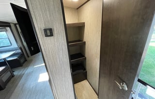 2019 Shadow Cruiser 30'