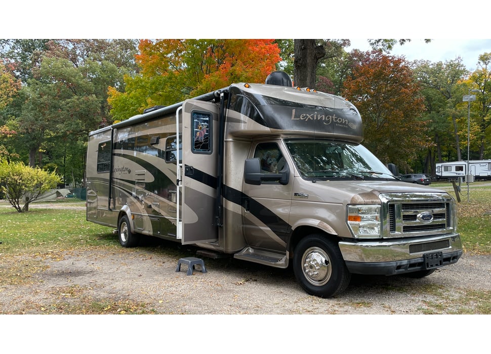 Class C Motor Home rentals in Weston
