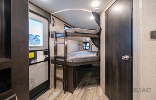 "Wheely" The Camper -Jayco Feather 24BH CLEAN!