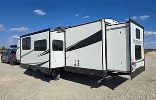 Spacious Family Bunkhouse • 2 BATHROOMS • 2 A/Cs
