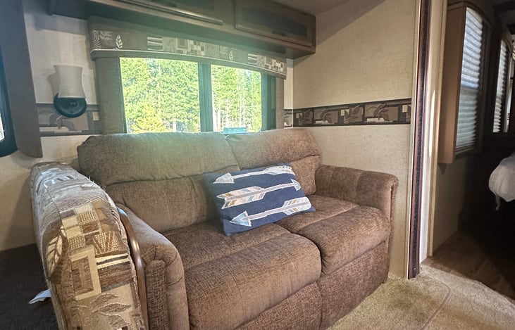 Love seat (converts to bed)