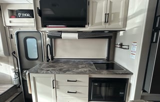 Luxury Compact RV- Easy to Drive, Road Trip Ready