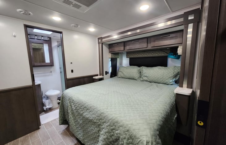 Master with RV King size bed