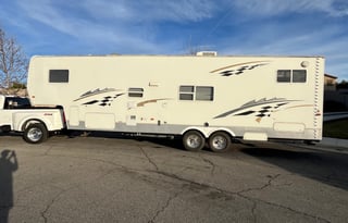 2004 Keystone tail-gator m-330