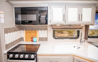 Luxury 2022 Thor Motor Coach Windsport 34J