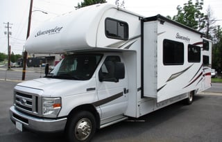 31' Sunseeker Class C - 8 Seatbelts, Sleeps 10