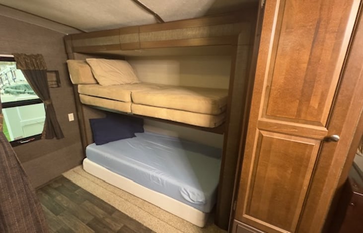 Bunk Room with TV.