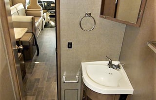 2019 Winnebago Outlook 25J (Maggie)