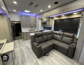 Grand Design Momentum M-Class 344M