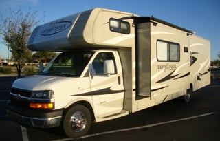 2014 Coachmen RV Leprechaun 320BH Chevy 4500