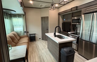 Rolling Family Retreat Bunk House with 2 full bath