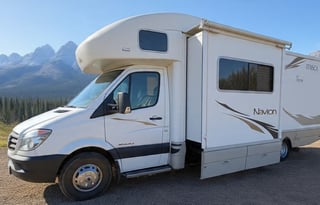 2007 Winnebago Navion 23H