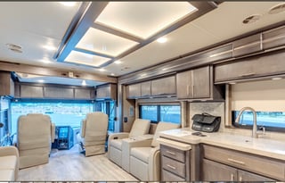 2022 Thor Motor Coach Venetian A40