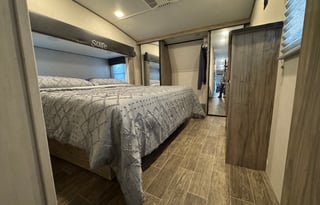 Adventure Awaits - Arctic Wolf Suite 3660