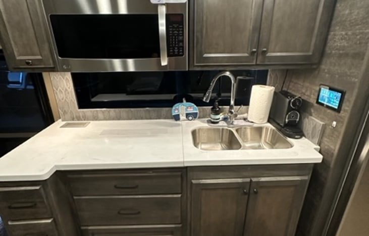 Kitchen with double sink, Microwave oven, 2 stove gas burner