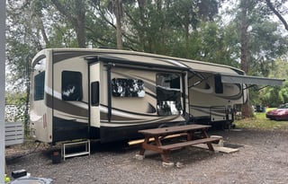 Delilah's Daydream- 2017 Jayco Pinnacle 36FBTS RL