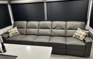 Luxurious Brand New 2025 East to West Ahara 390DS