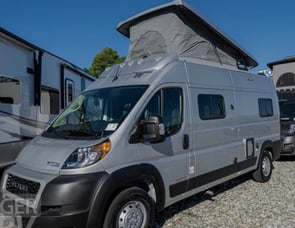 Winnebago Solis 59P